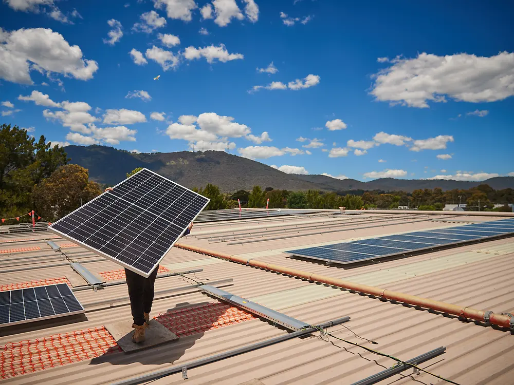 Adhesive Technologies production sites in Henkel Australia have installed solar panels to produce renewable electricity onsite. 